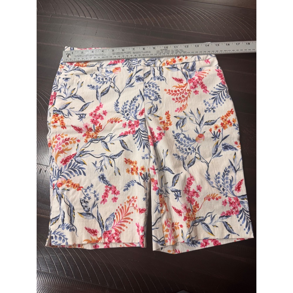 Chicos Pull on Floral Shorts White Pink Blue orange size 2 - Picture 7 of 7